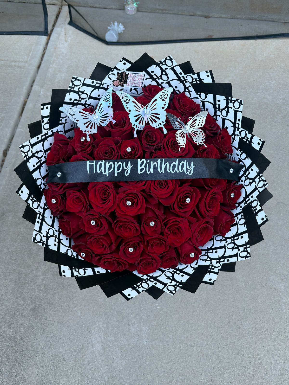 50 Count Fresh Rose Bouquet / Butterflies