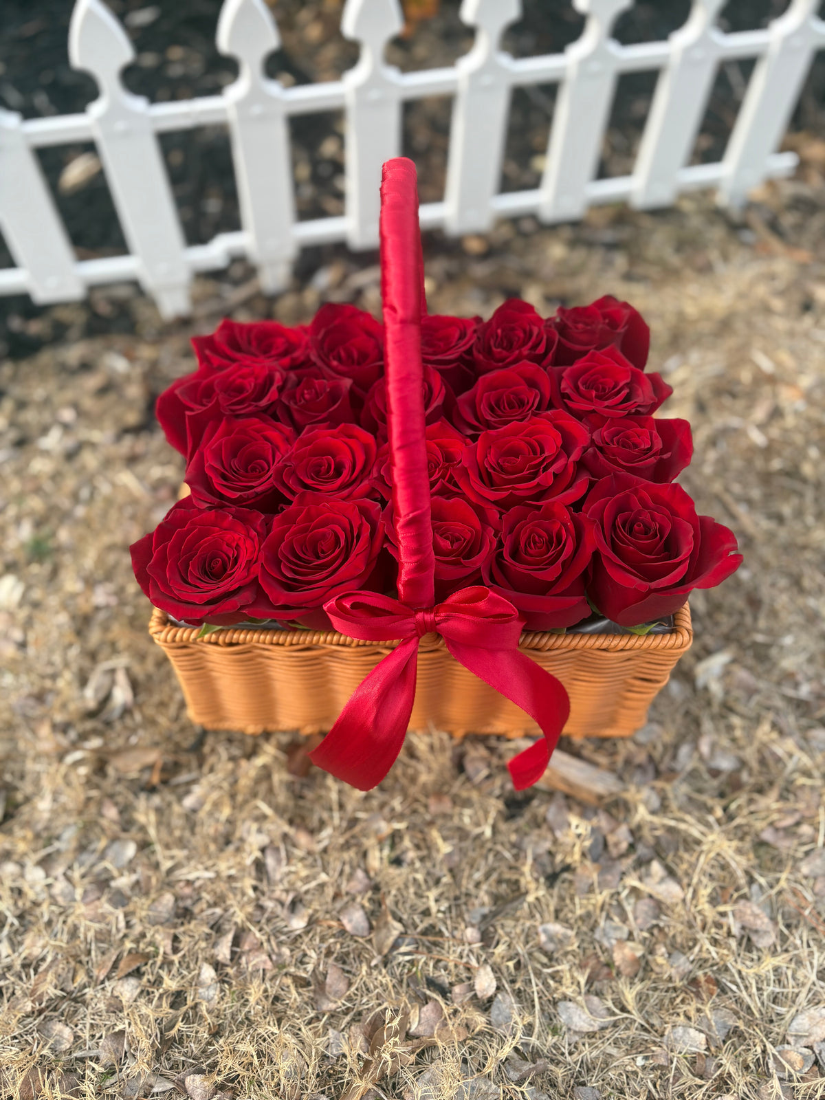 25 Count Fresh Rose Basket ￼