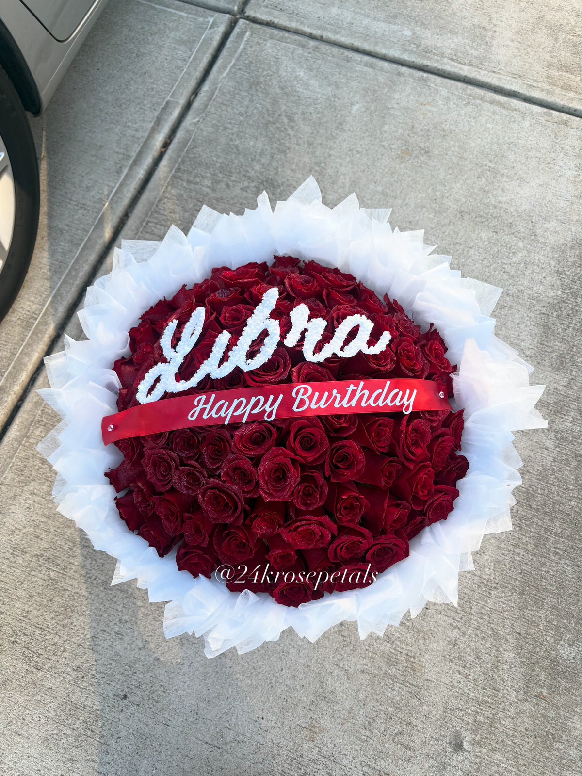 Zodiac 100 Count Rose Bouquet