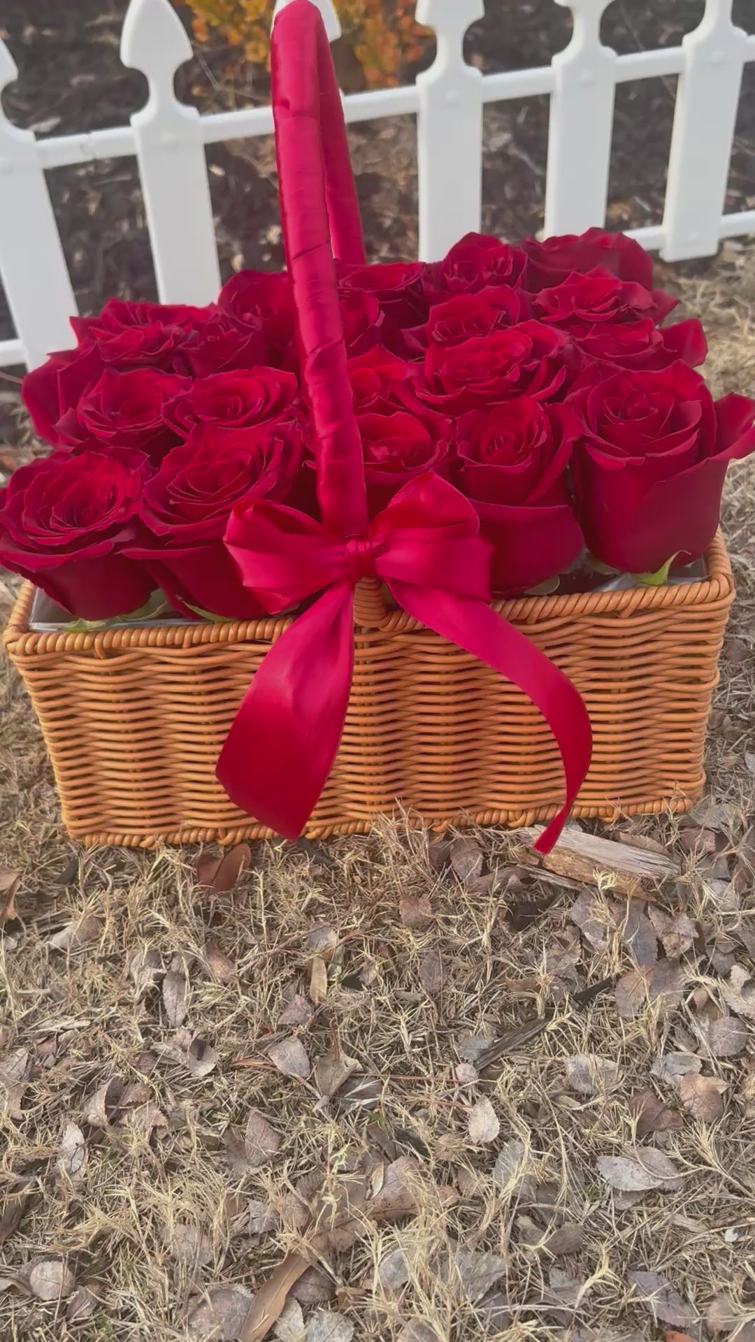 25 Count Fresh Rose Basket ￼