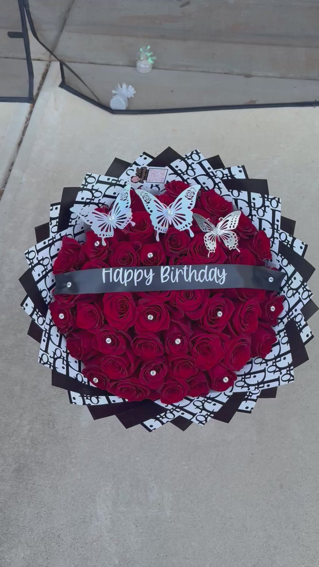 50 Count Fresh Rose Bouquet / Butterflies